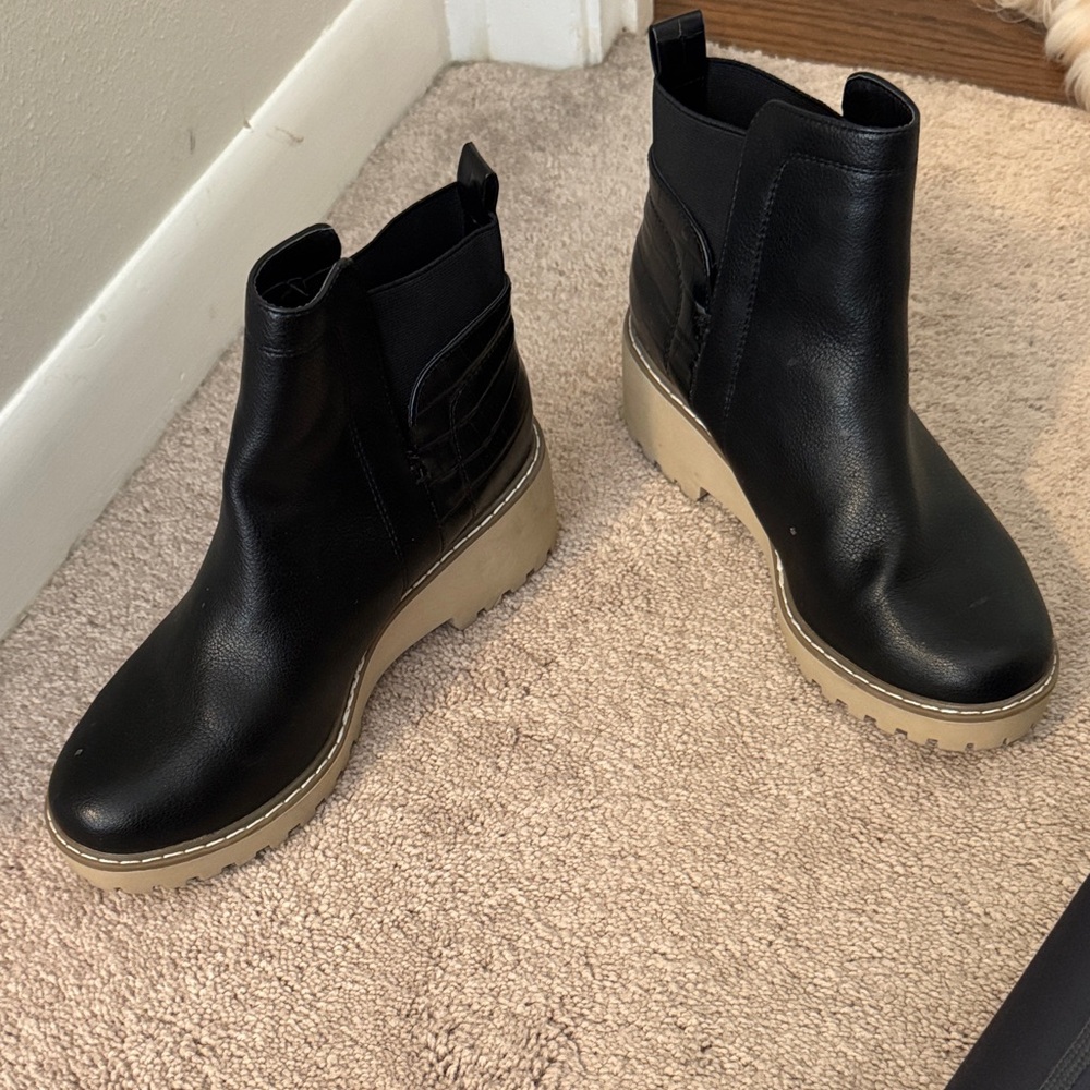 Dolce Vita Black Ankle Boots with Cream Sole